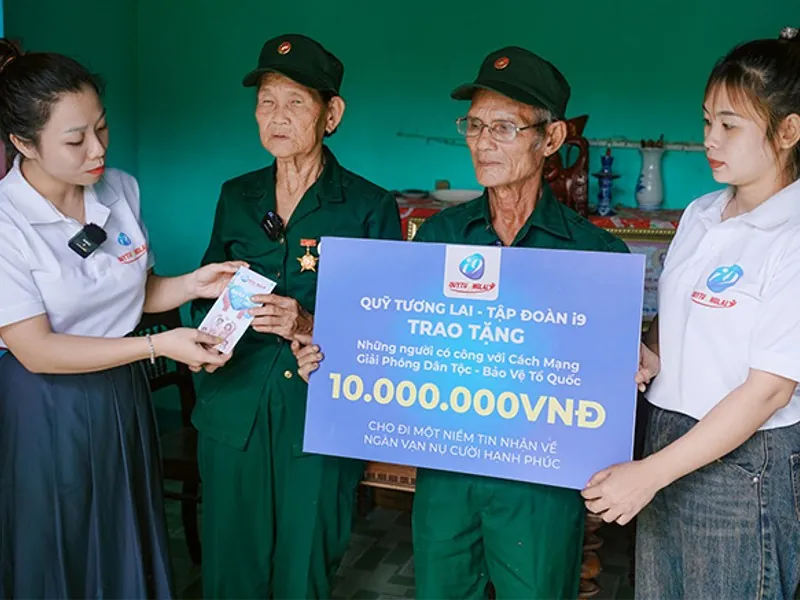 Hình ảnh hỗ trợ khách hàng BL55 giải đáp thắc mắc